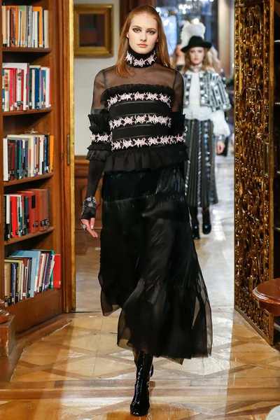 Look 80